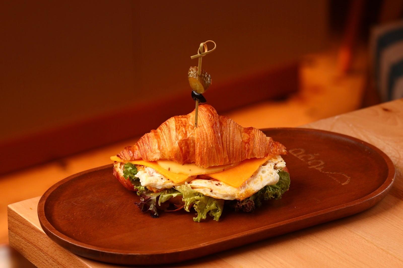 سندويتش بيض بالجبن 