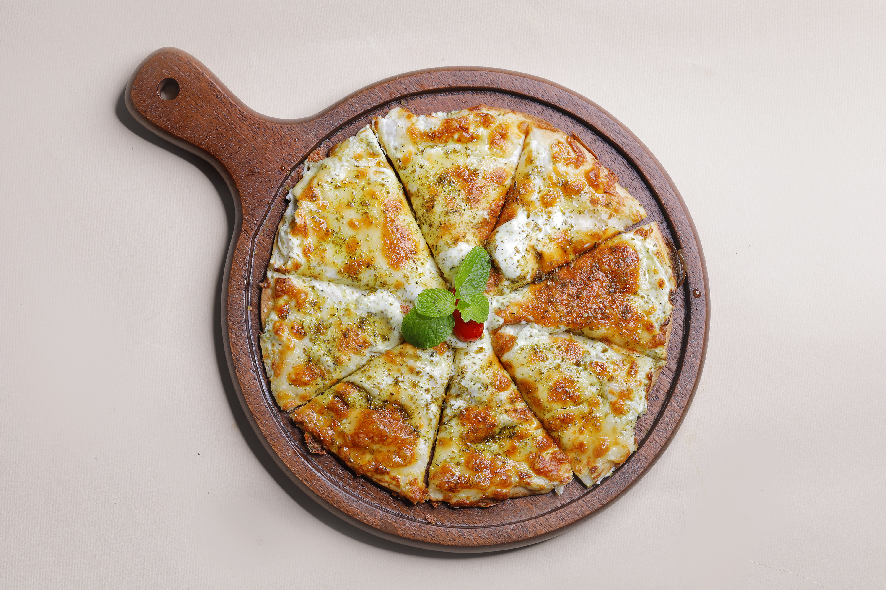 فطيــرة صوغة بالزعـتر